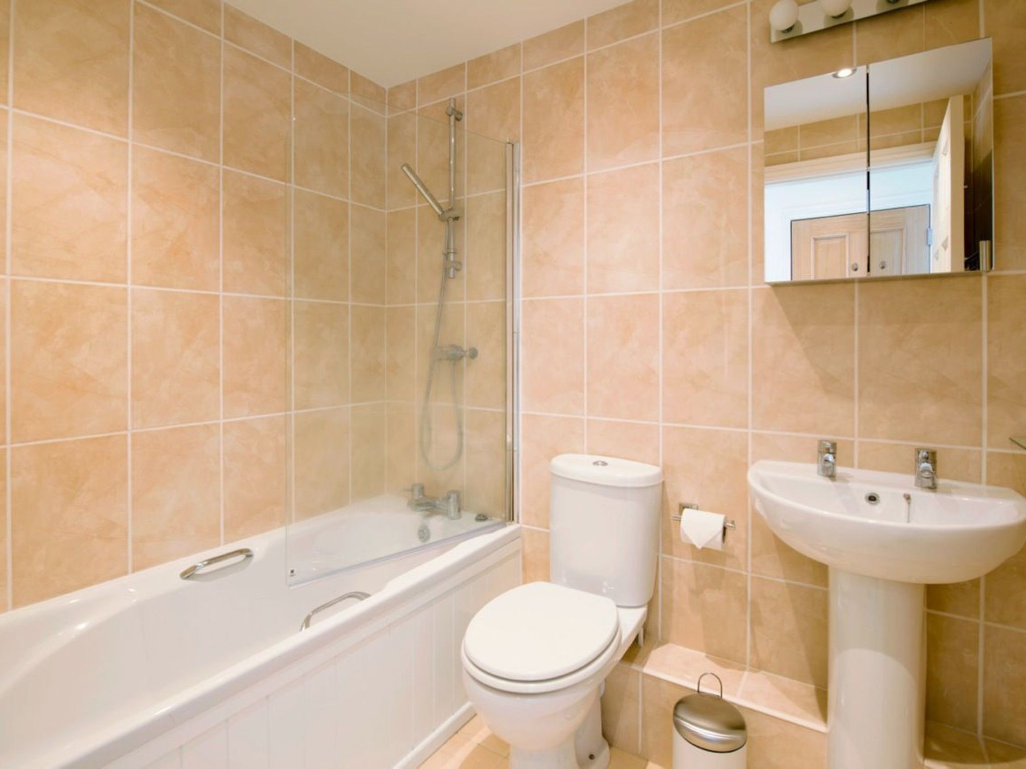 Photo of Hochwertig eingerichtete, moderne Apartments in einer Viktorianischen Villa mit