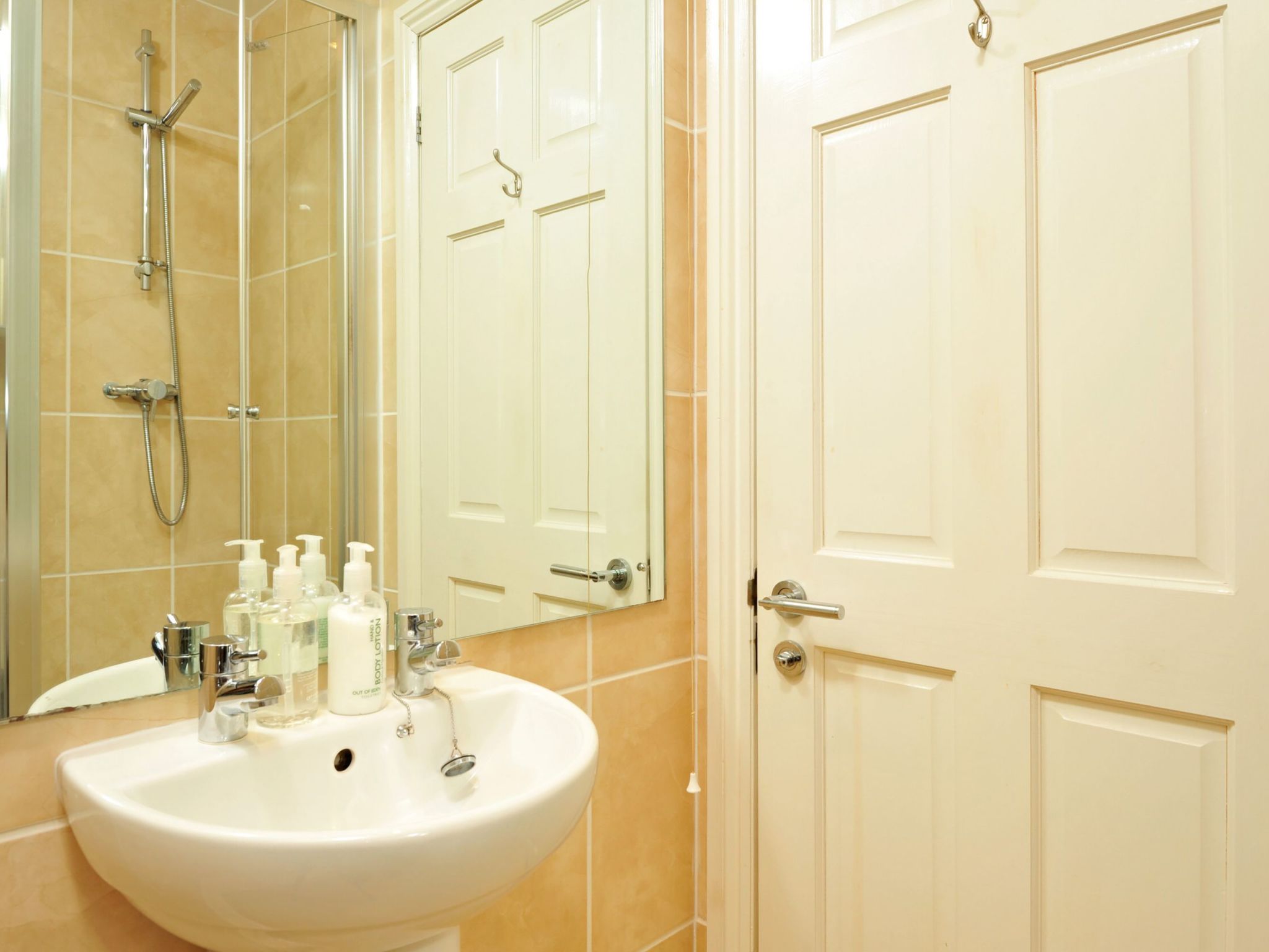 Photo of Modern eingerichtete Ferienwohnung in der unteren Etage