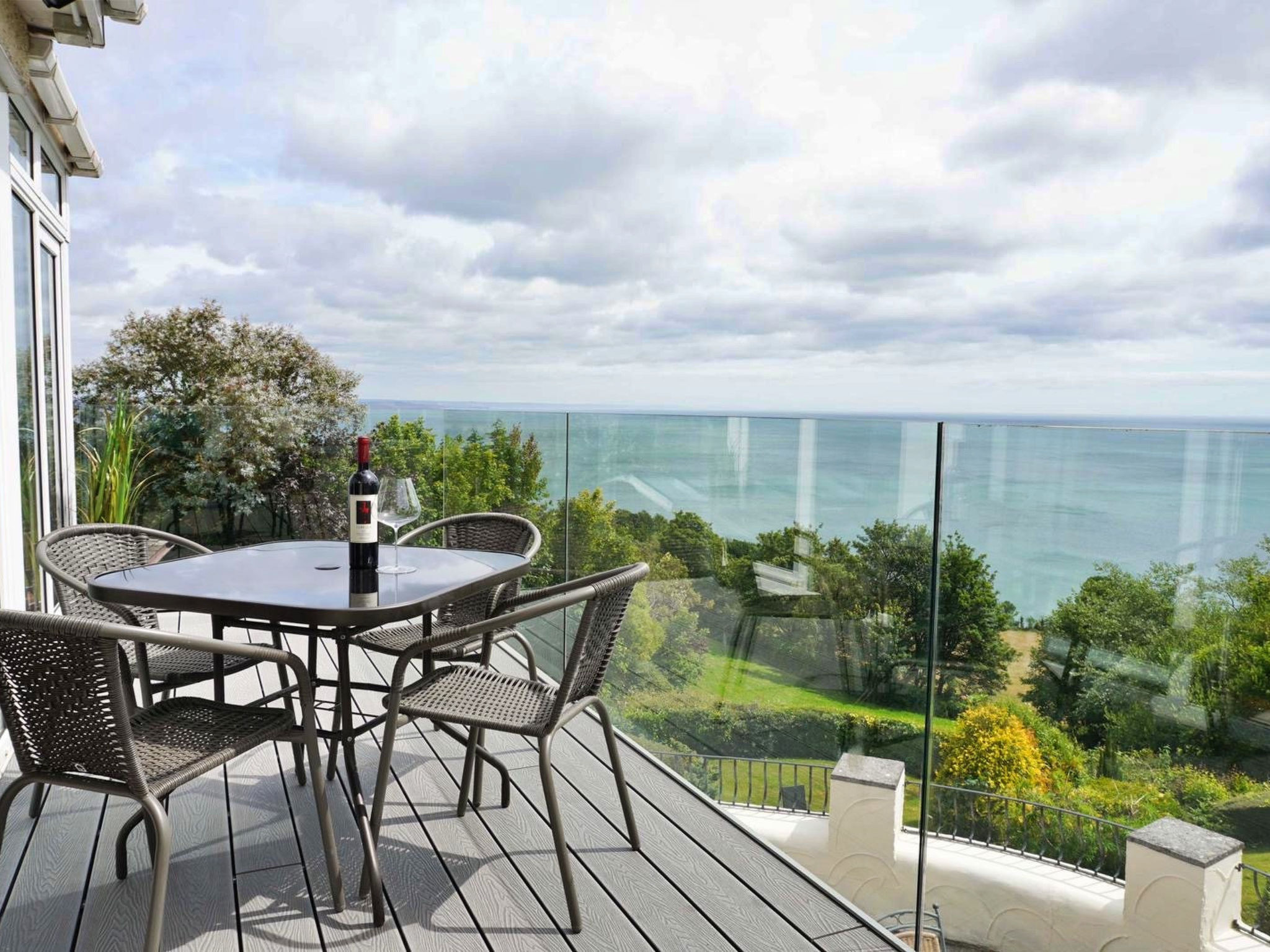 Cliff Lodge - Buiten
