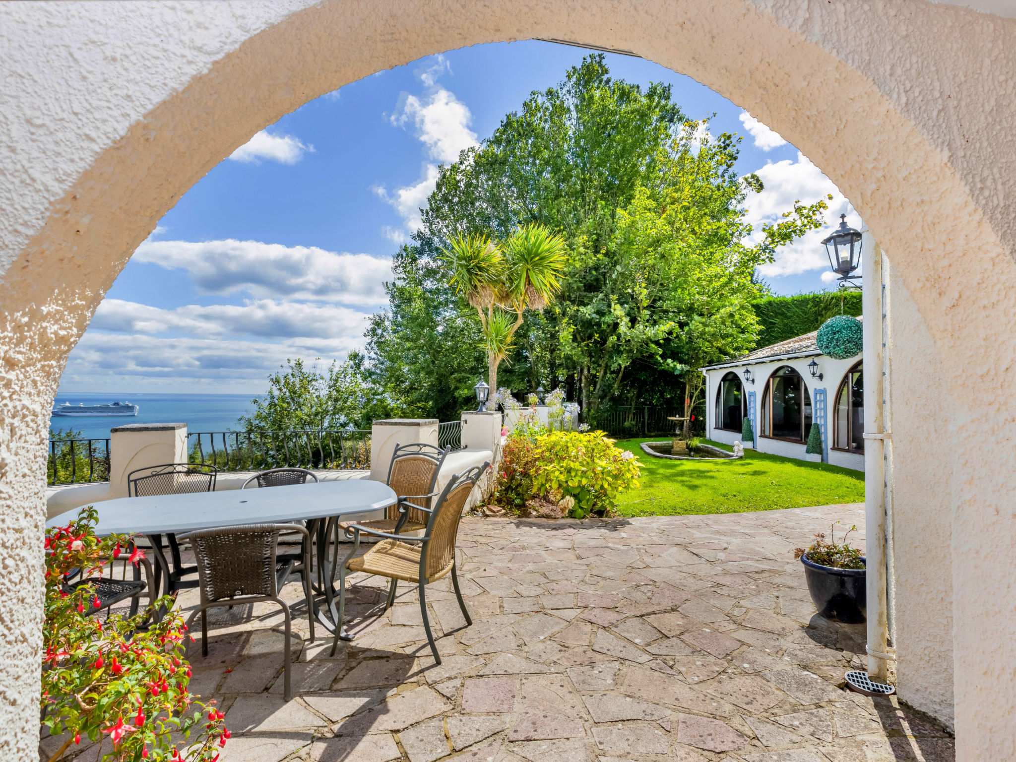 Cliff Lodge - Buiten