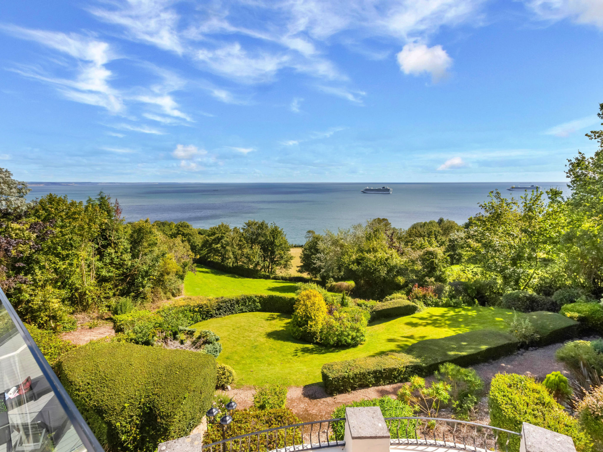 Cliff Lodge - Buiten