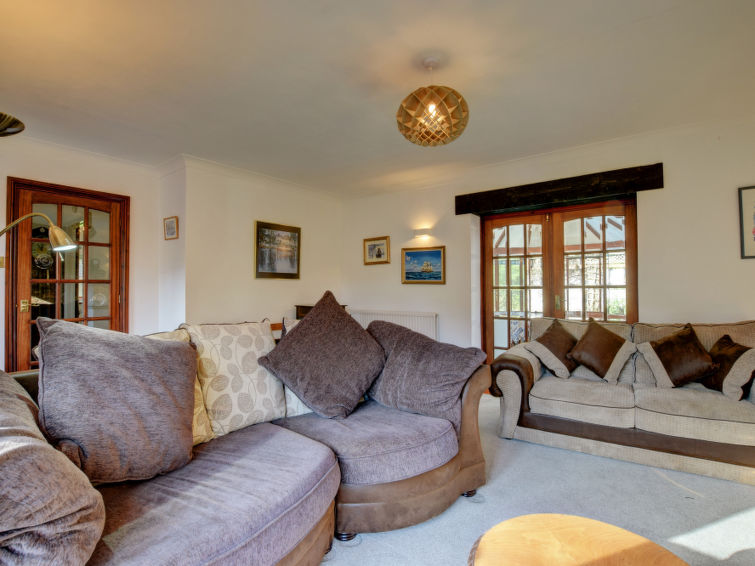 Дом The Chestnuts