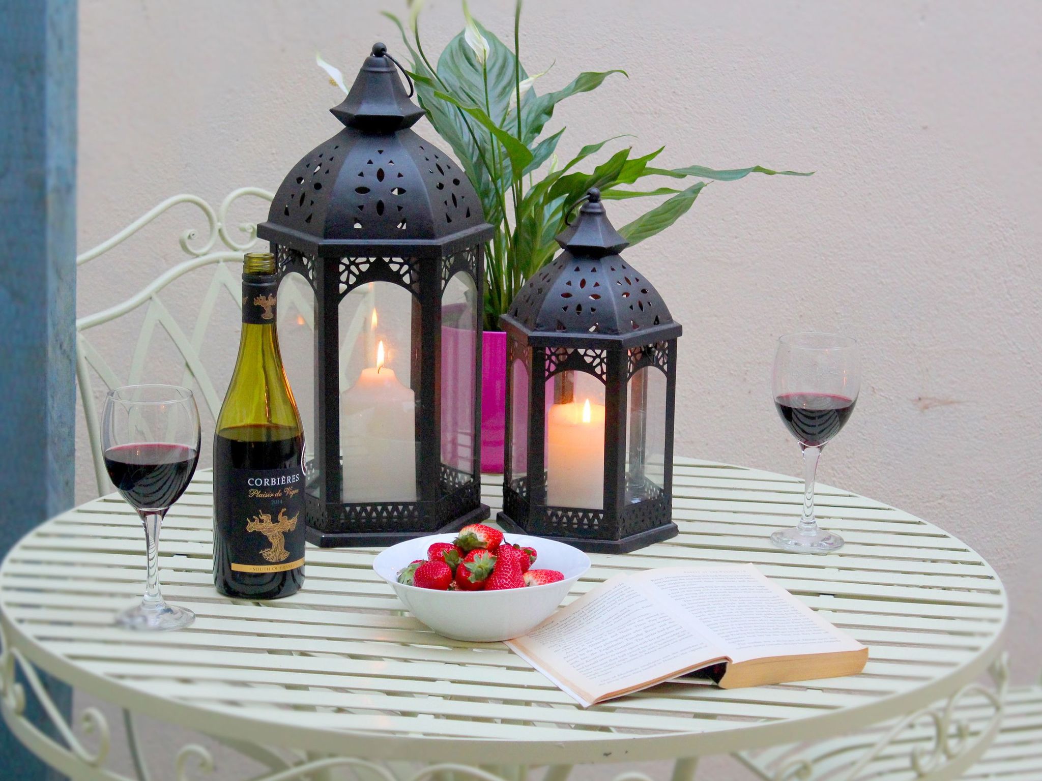 Captains Cabin-Outside