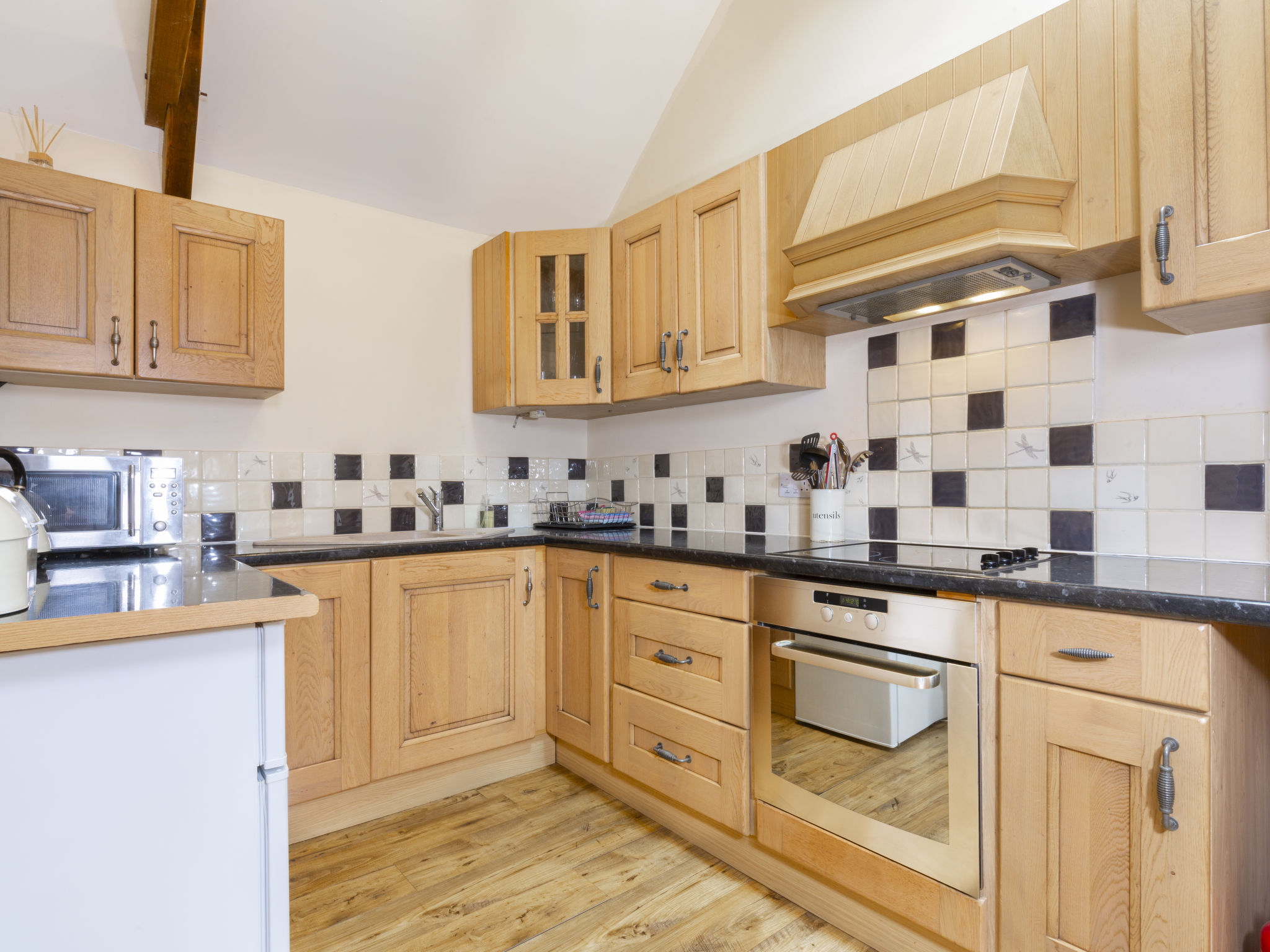 Stables Cottage - Binnen