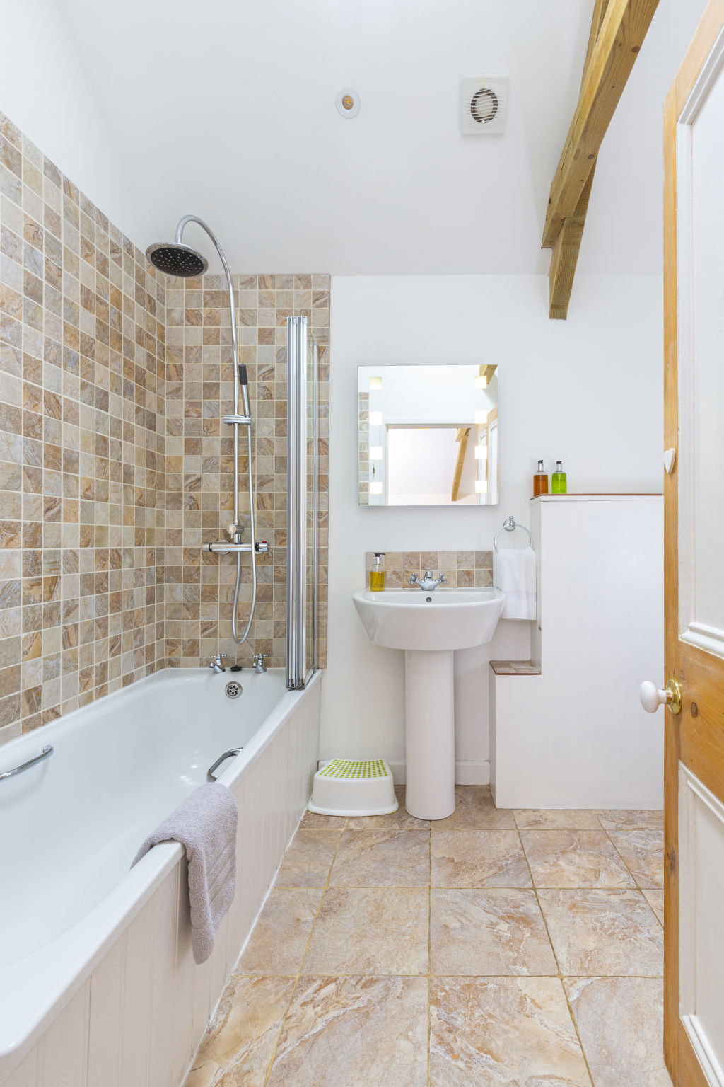 Stables Cottage - Binnen