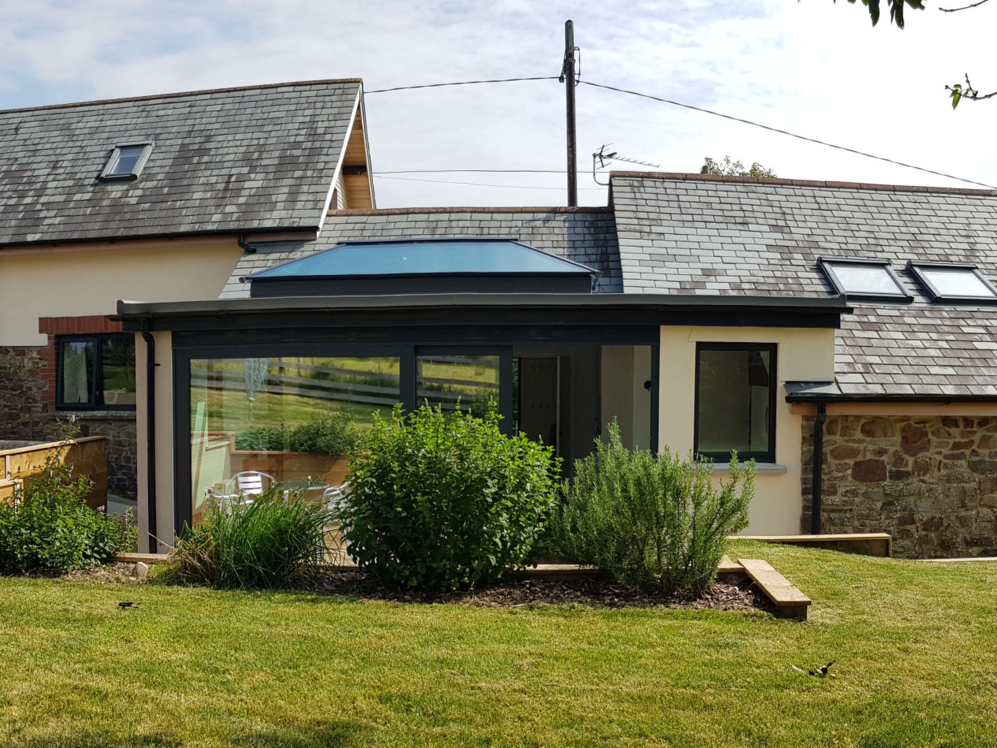 Chasty House Barn-Outside