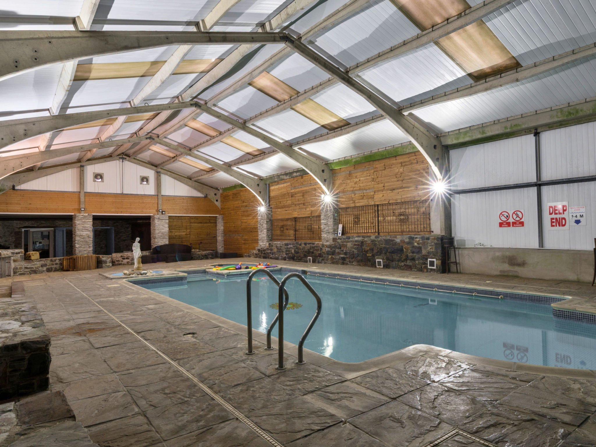 Trimstone Manor - Lee, Studio Apartment - Binnen