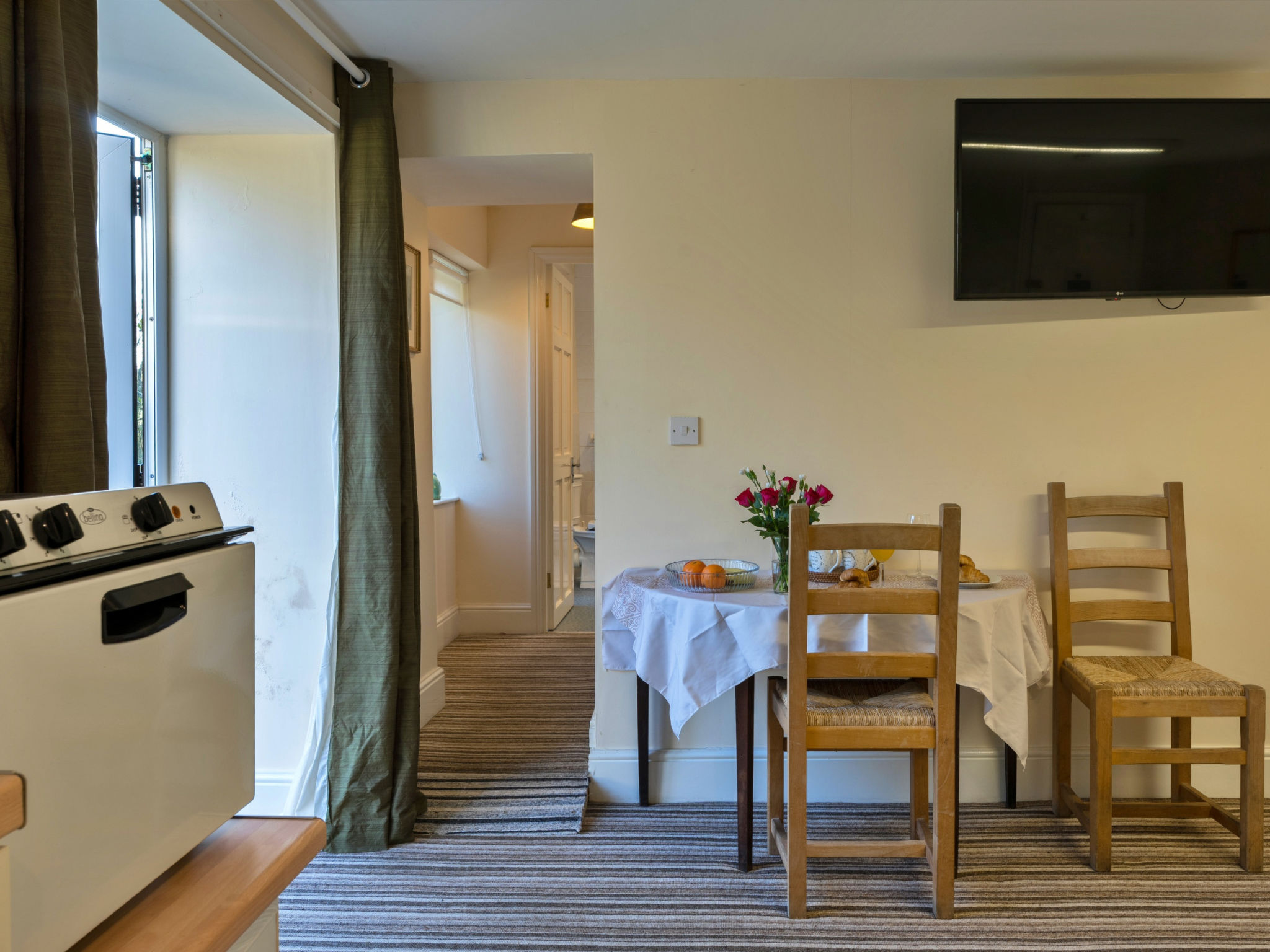 Trimstone Manor - Lee, Studio Apartment - Binnen