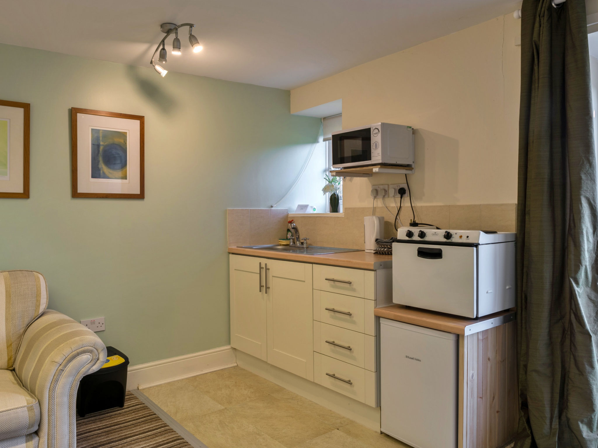 Trimstone Manor - Lee, Studio Apartment - Binnen