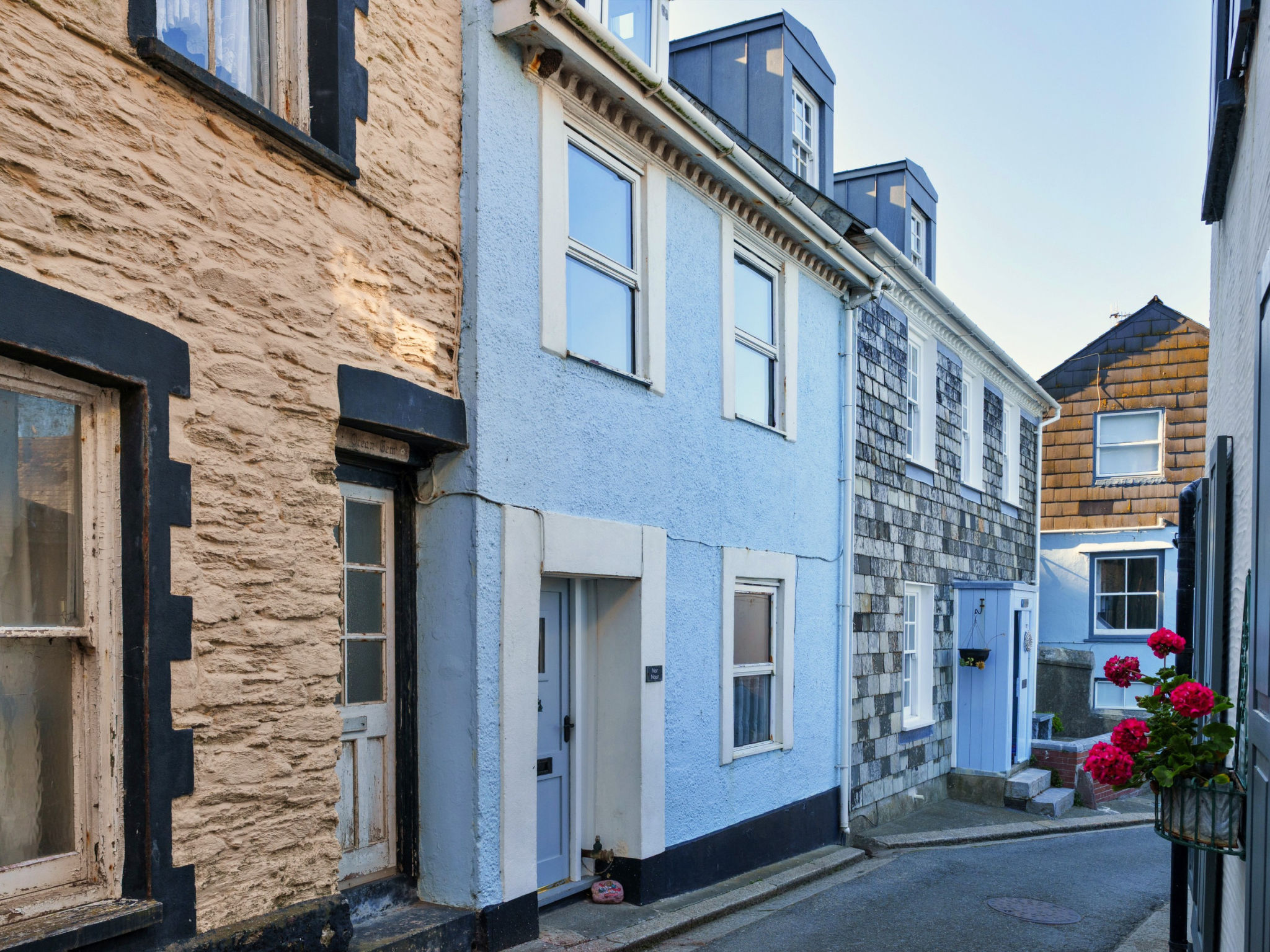 Nor Nour, Cawsand