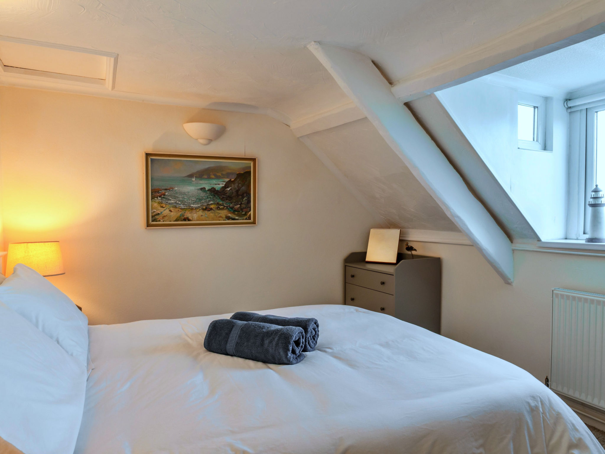 Nor Nour, Cawsand-Binnen
