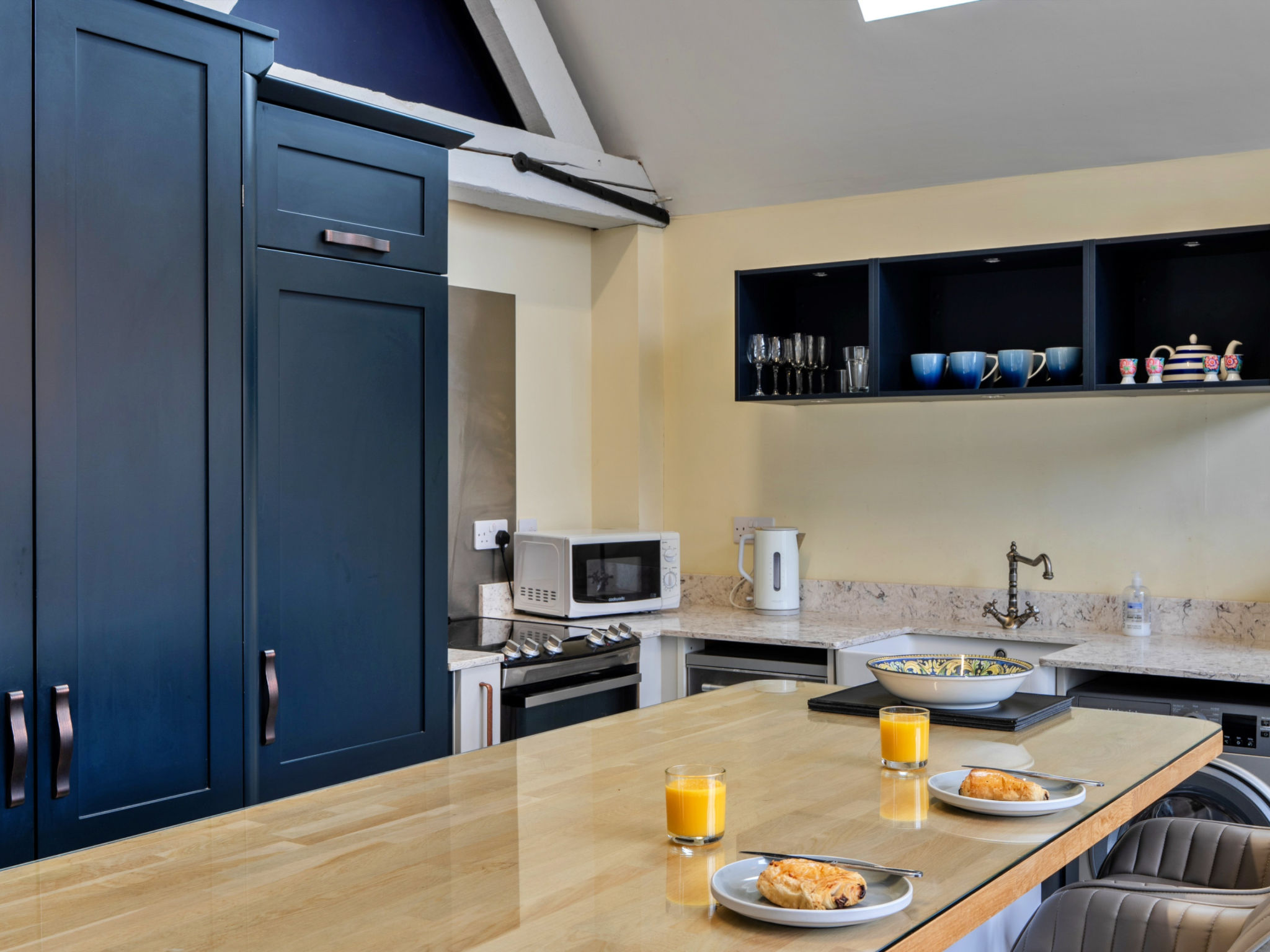 Ploughman's Row No. 3 at Dairy Cottages - Dedans