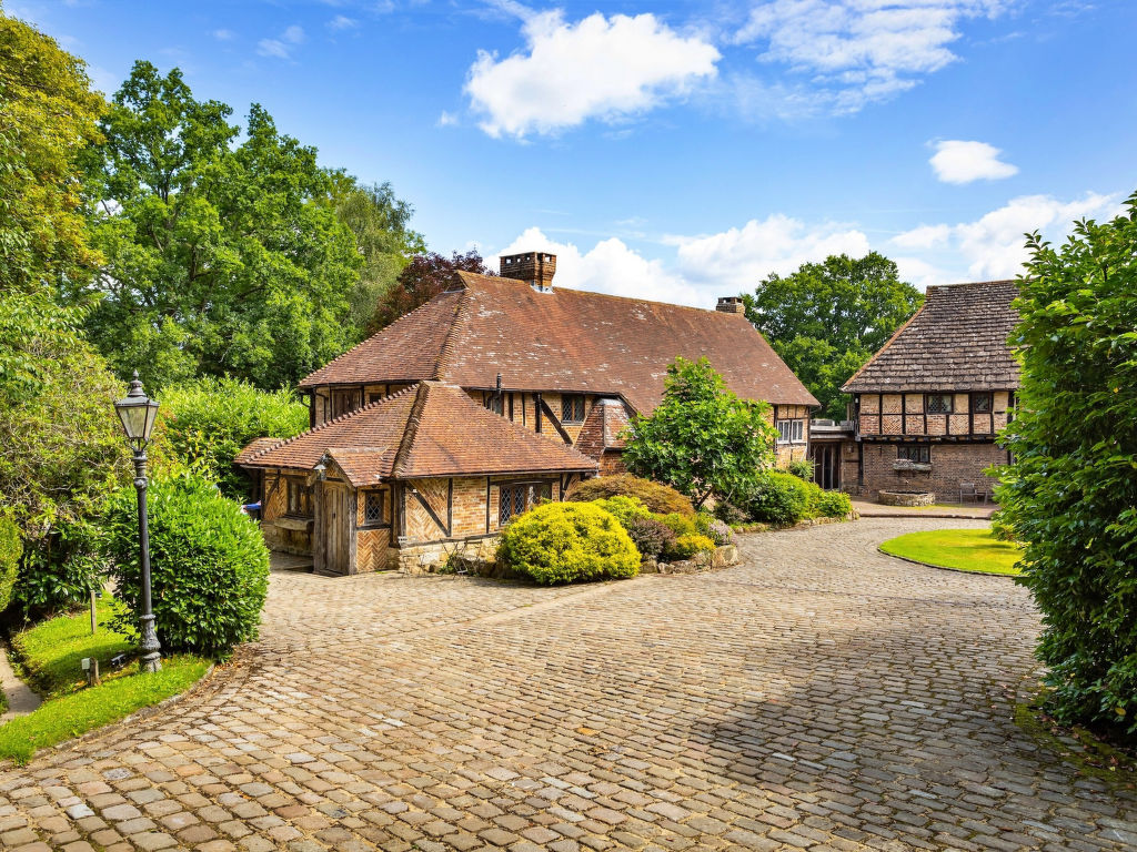 Sandhill Cottage with Hot Tub.