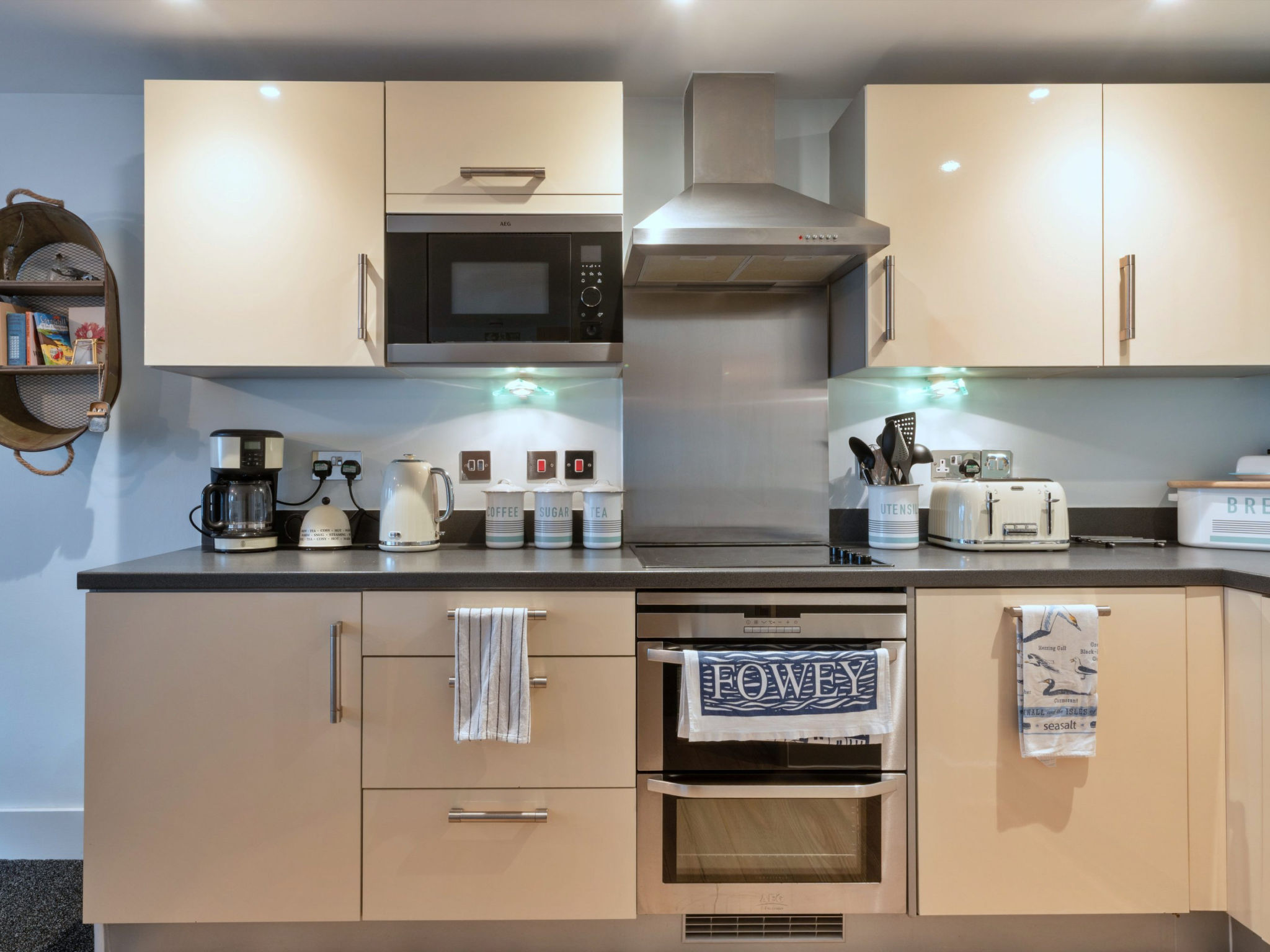 Pobble's Place - Inside