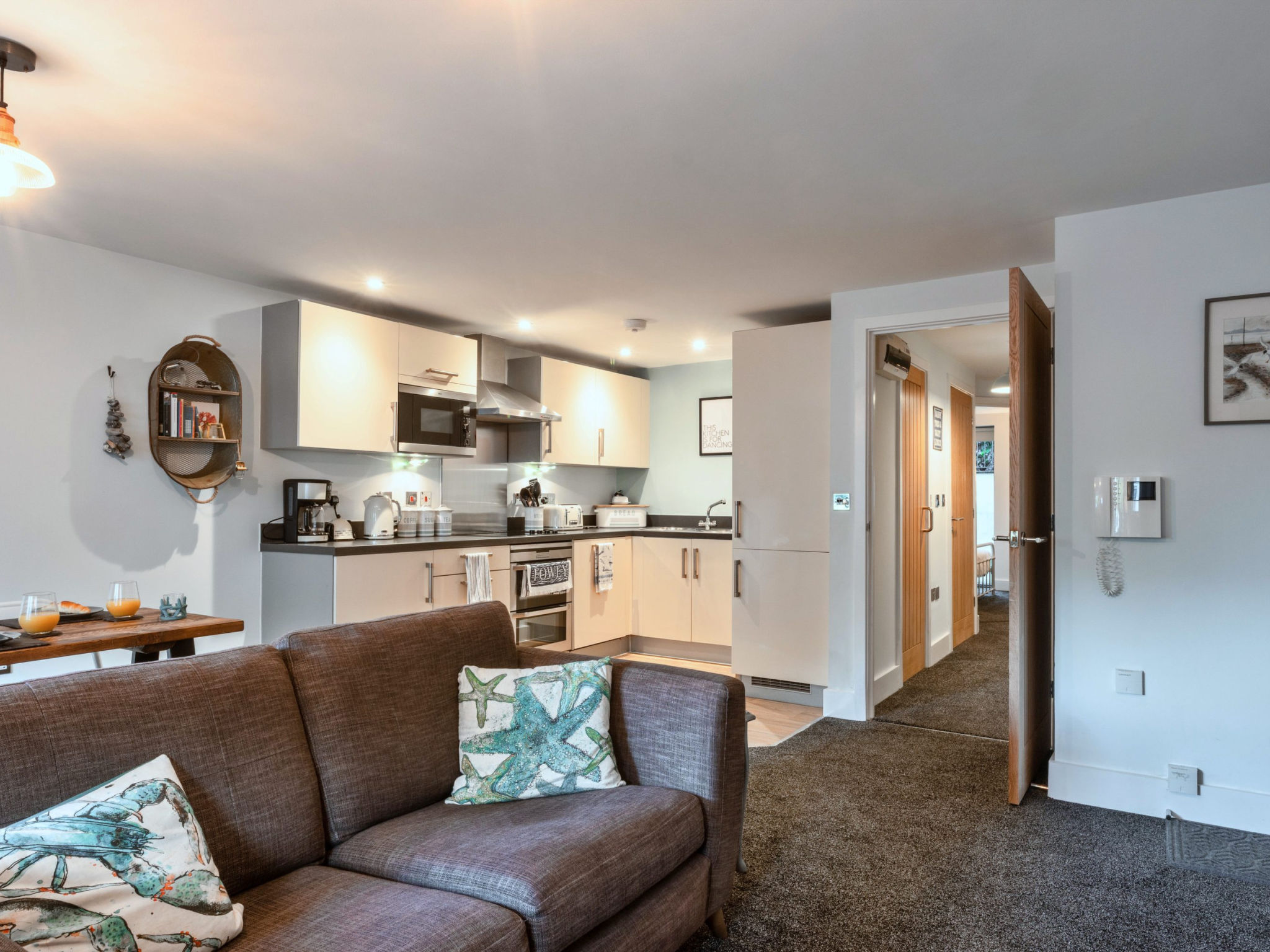 Pobble's Place - Inside