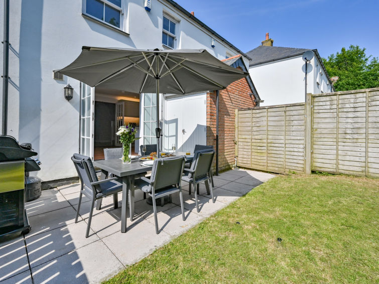 Search and Stay destination Charlestown, England - United Kingdom from AU$ 960. Sea Breeze