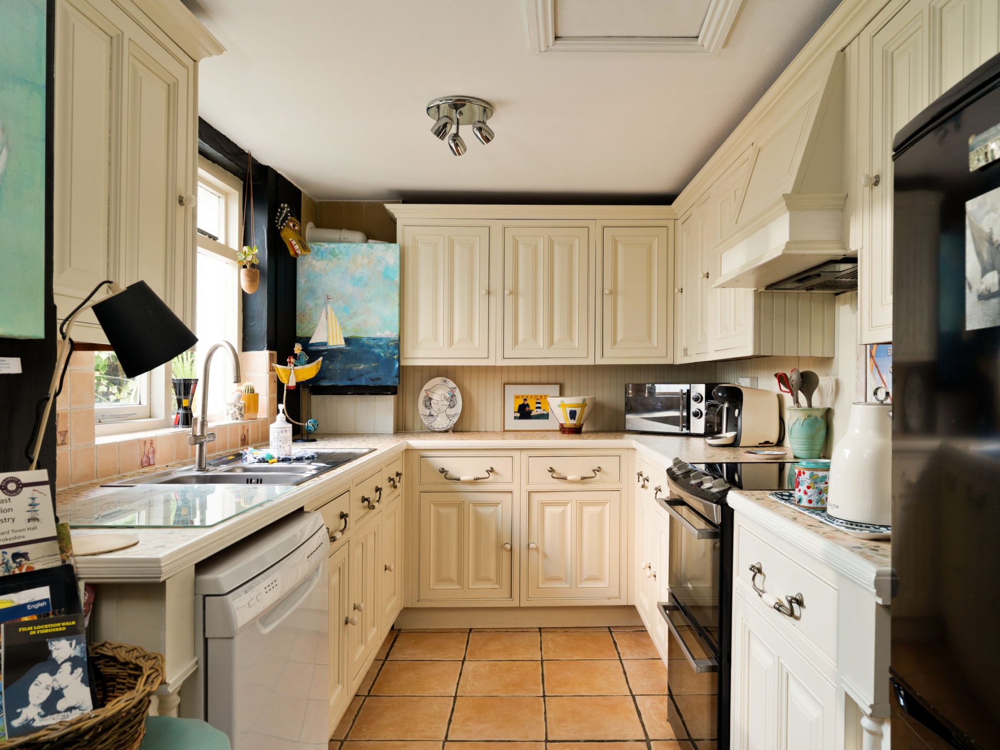 Wallis Cottage - Inside