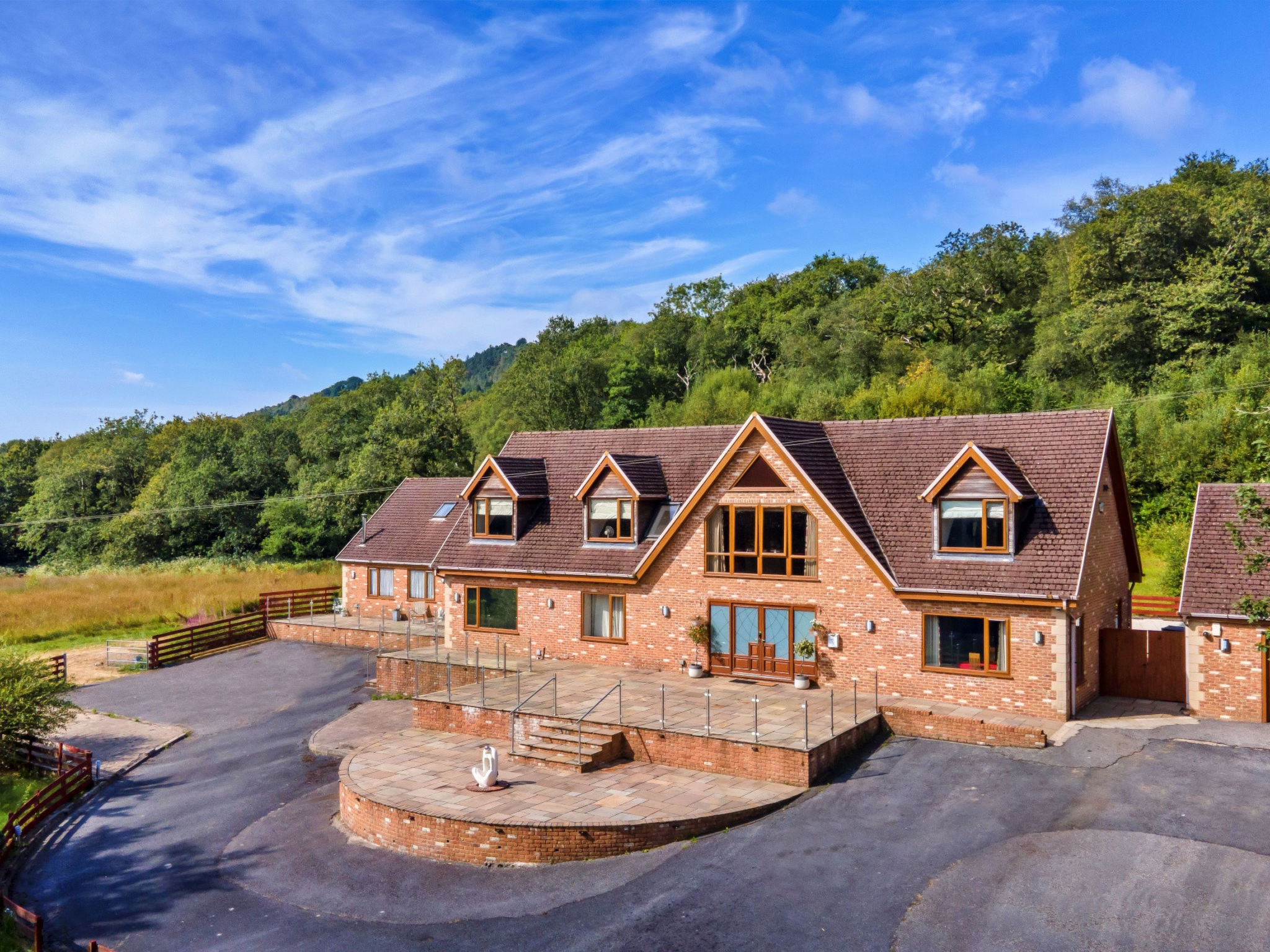 Bryncoch Retreat - Outside