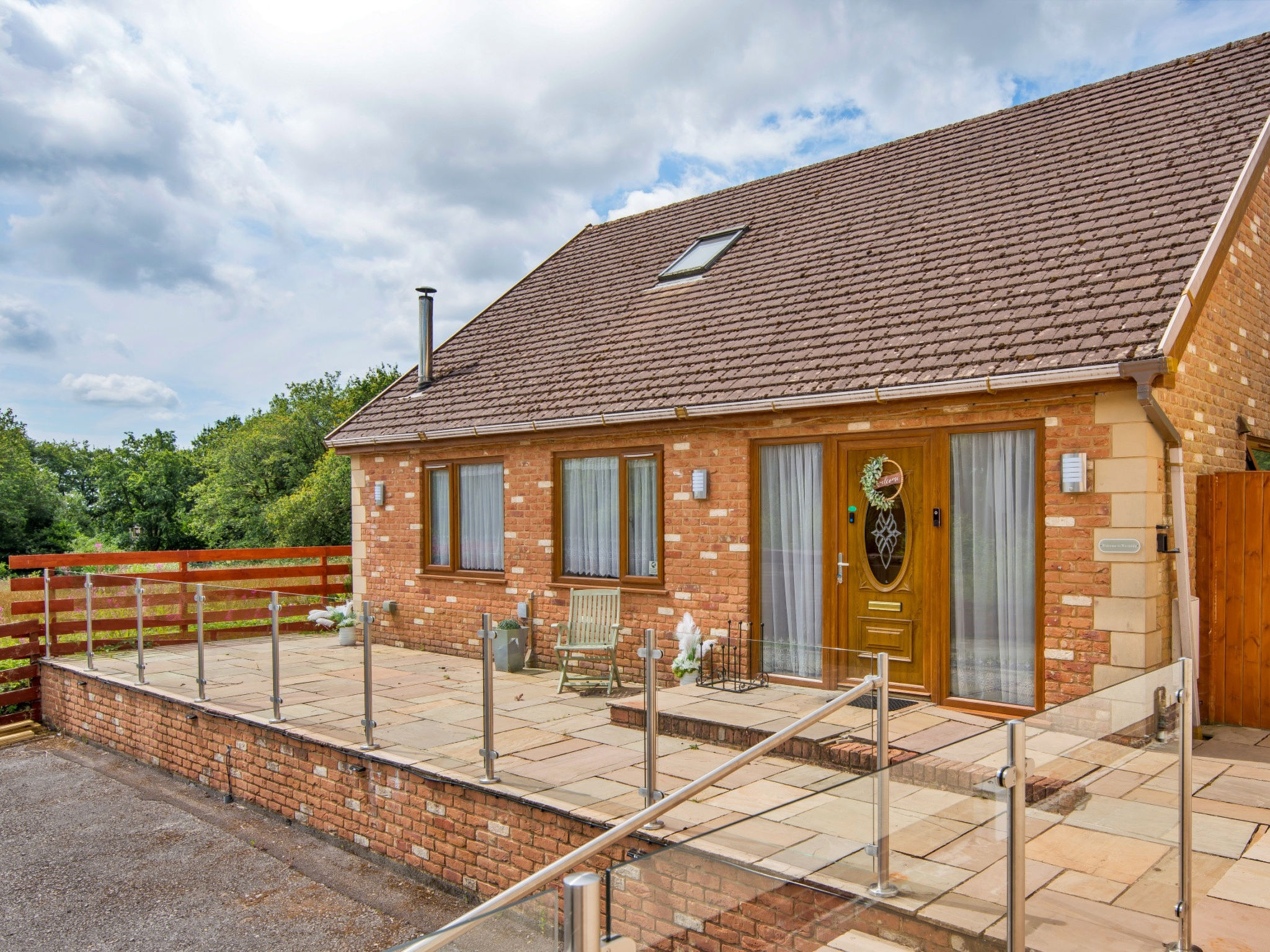 Bryncoch Lodge - Outside