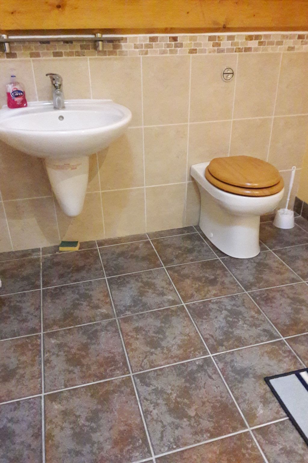 Haus in Crickadarn mit Parkplatz und Bergblick-Image-tags.info