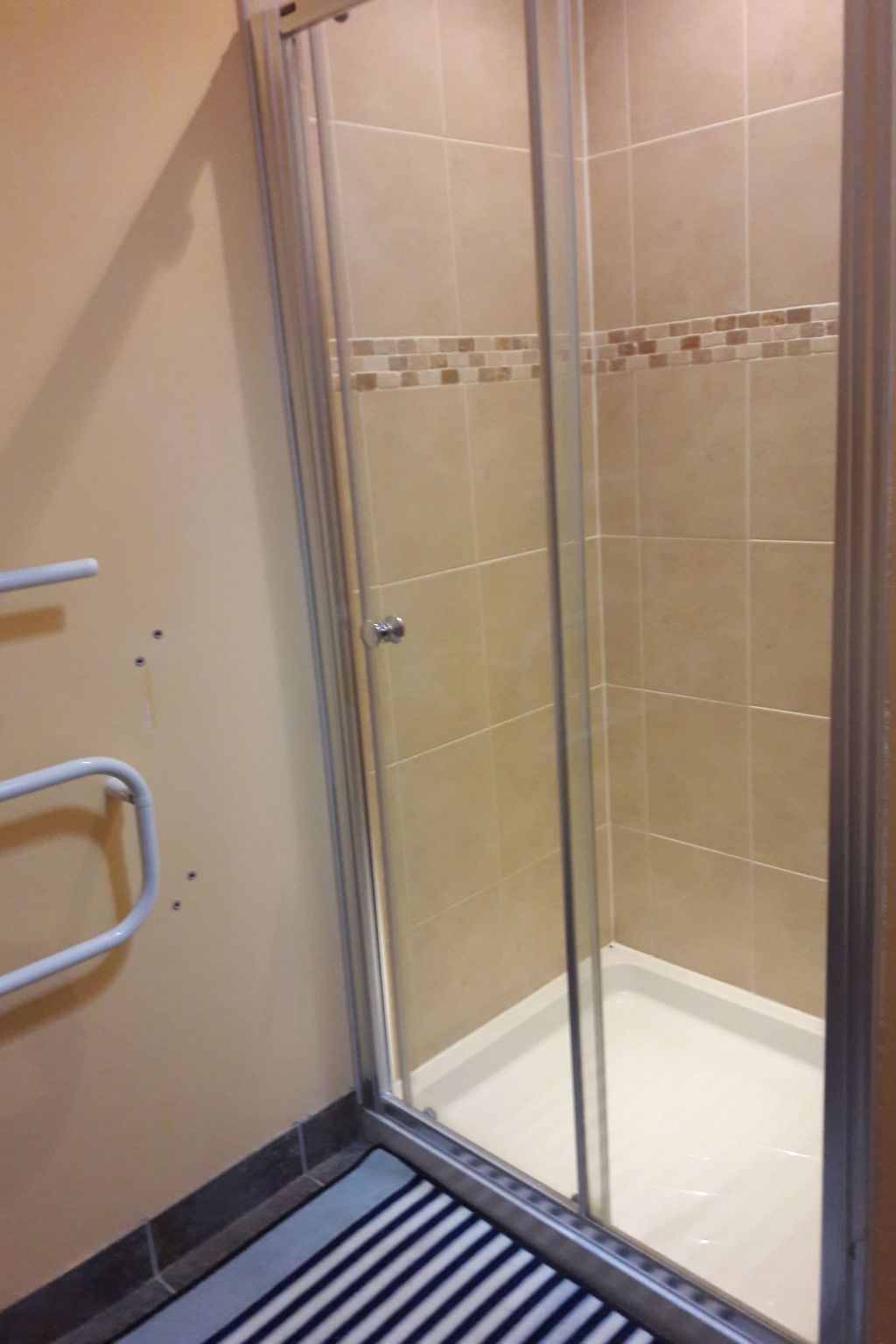 Haus in Crickadarn mit Parkplatz und Bergblick-Image-tags.info