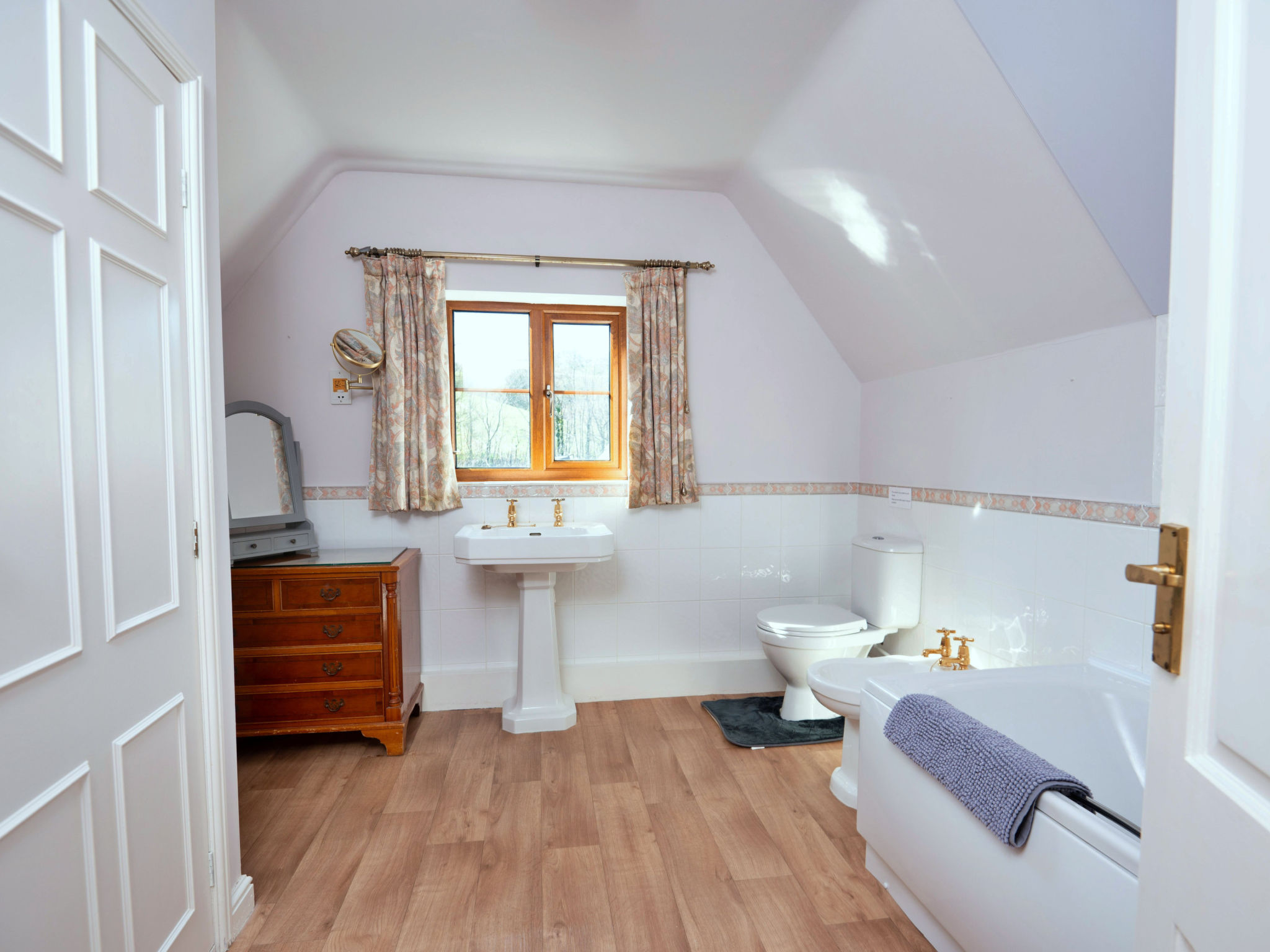 Cwmfron House-Inside