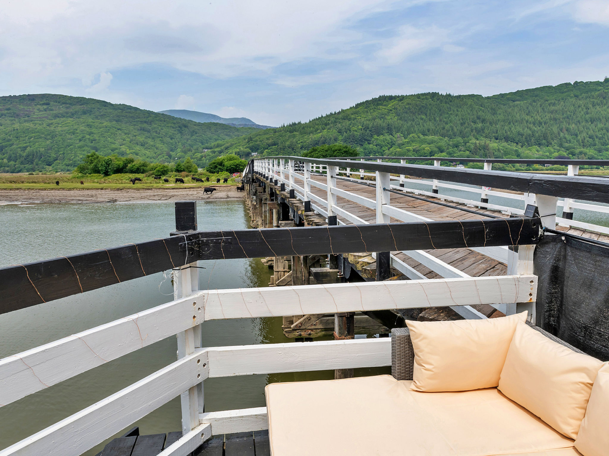 Photo of Toll Bridge Cottage