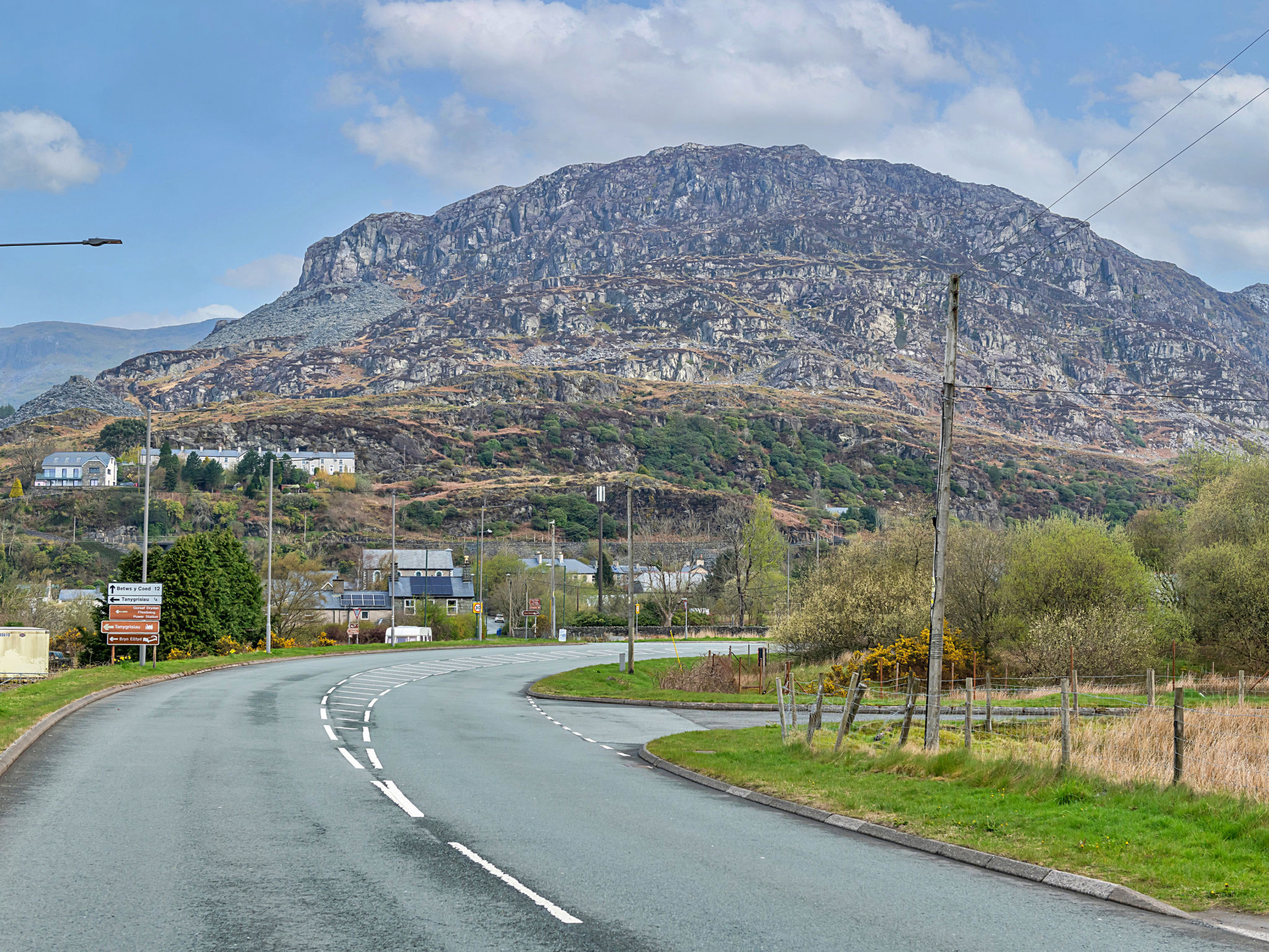 Maes Neuadd