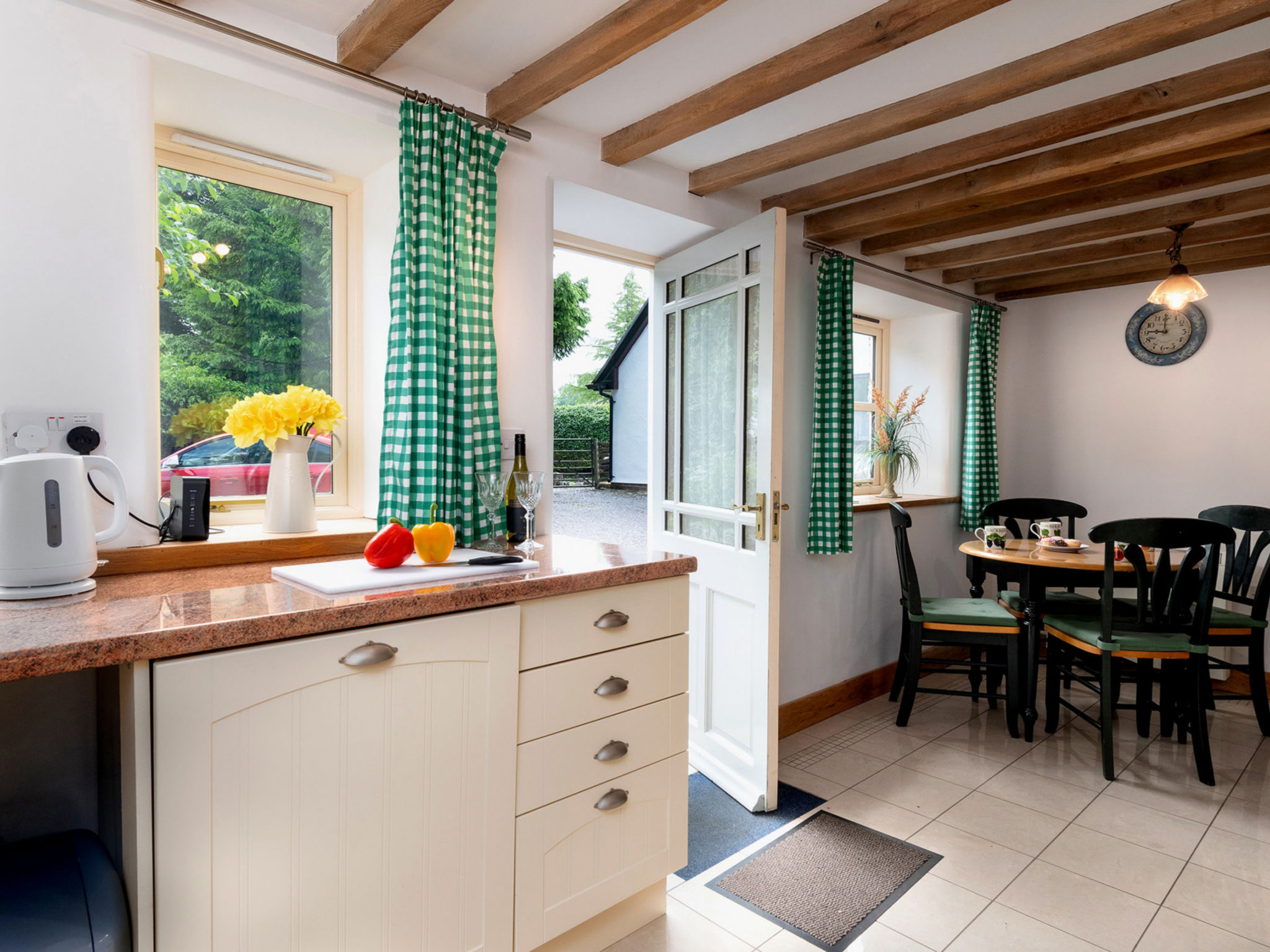 The Cottage-Drinnen