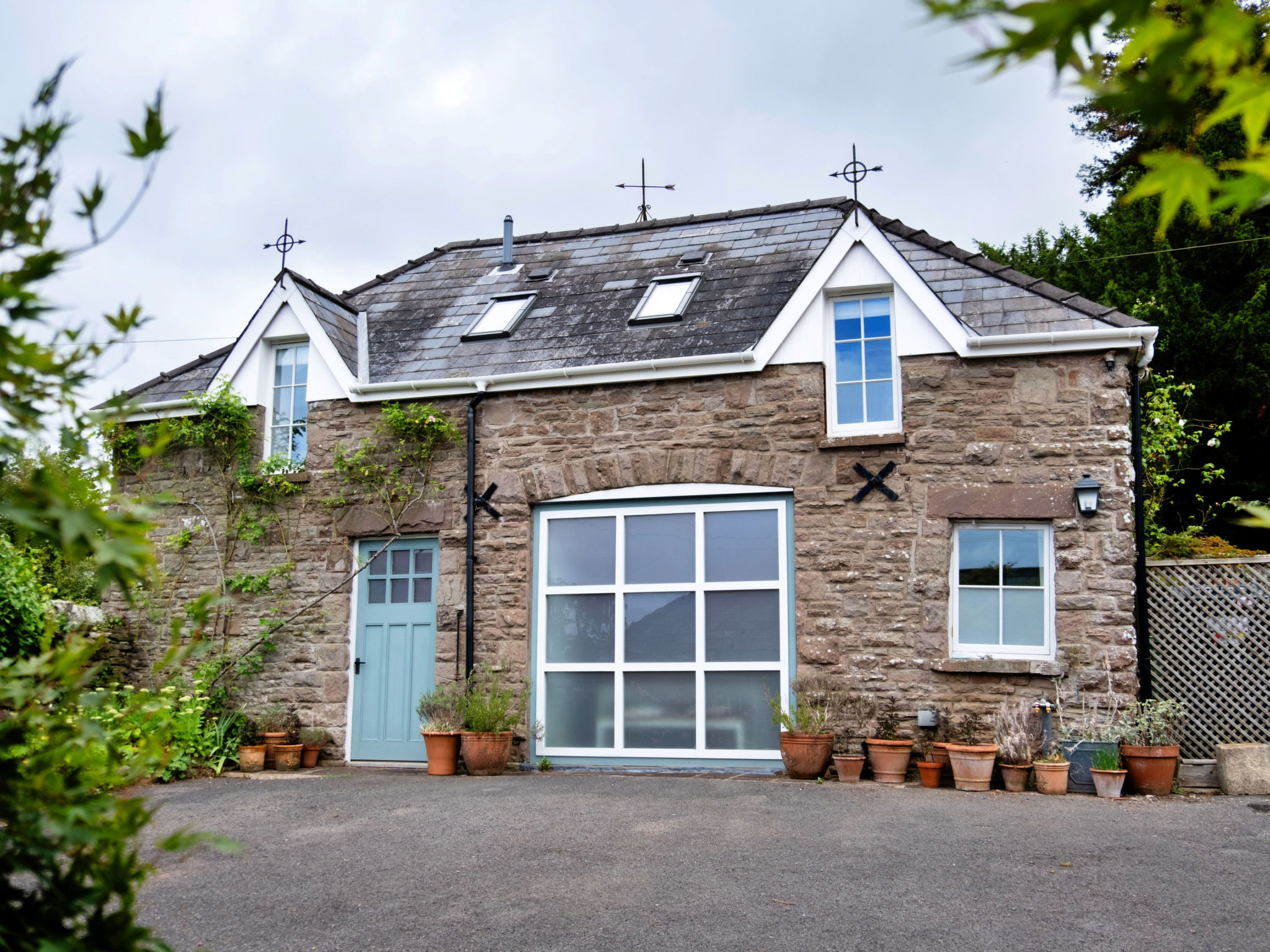 Coach House Wellbeing Retreat-Buiten