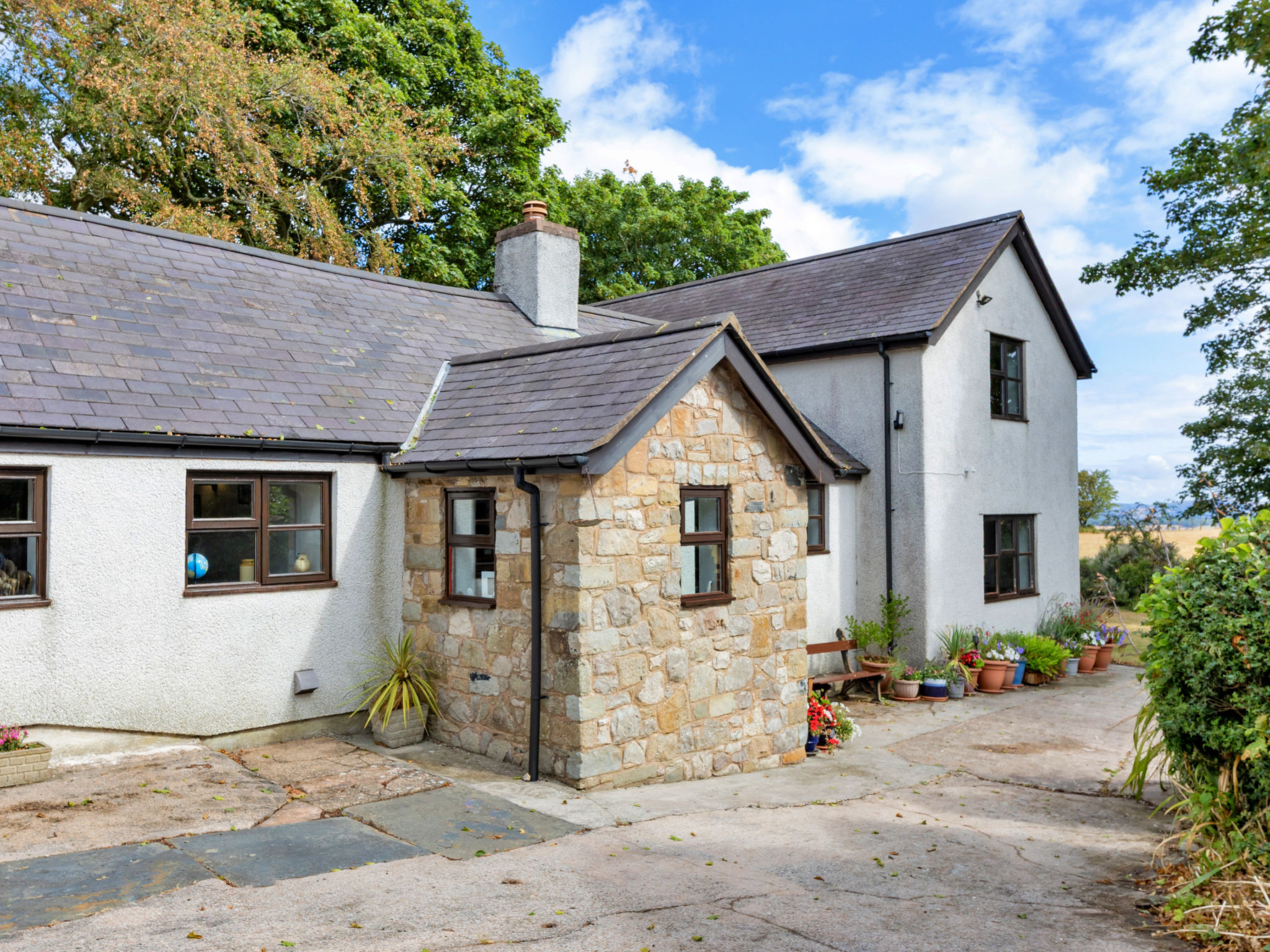 Garth Cottage - Outside
