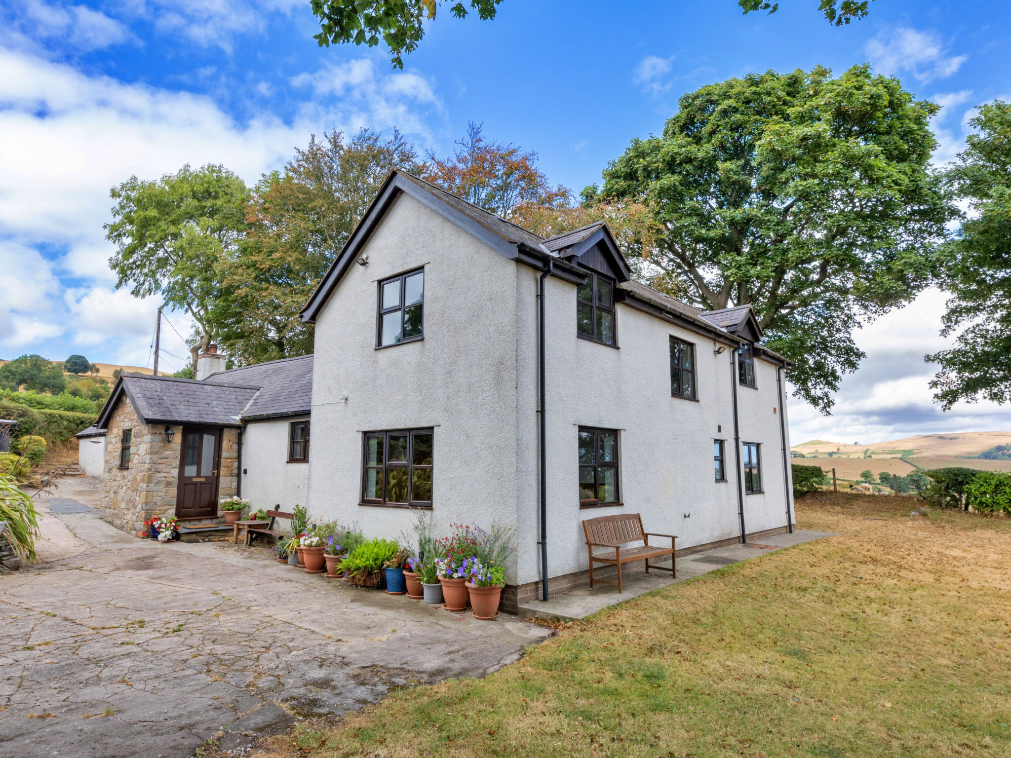 Garth Cottage - Outside