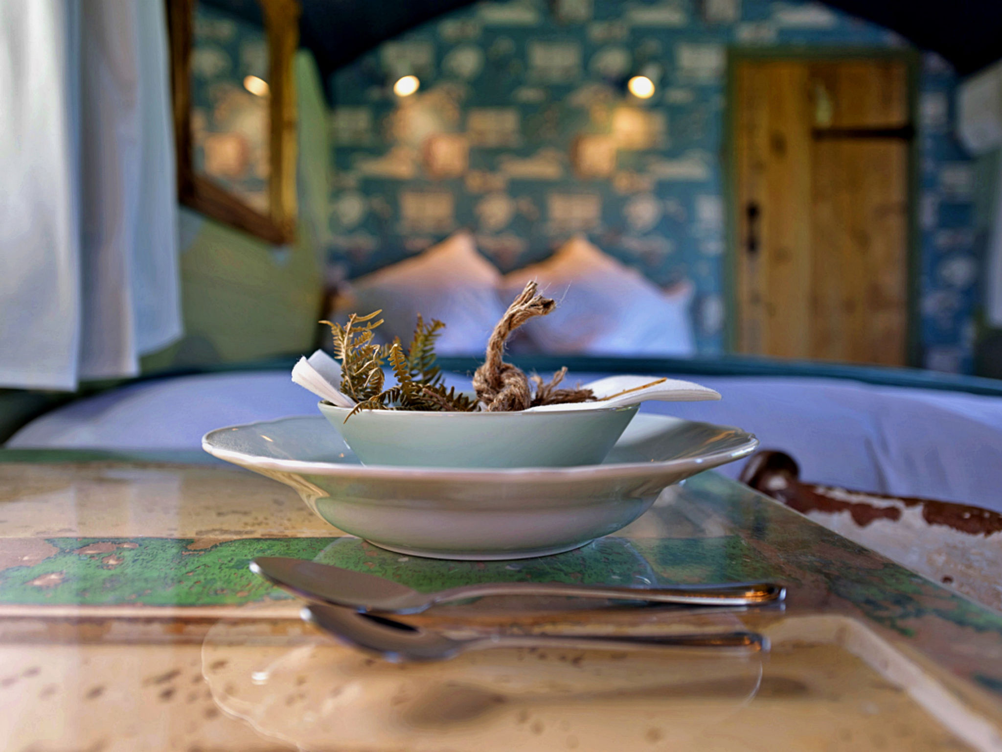 'Angharad' Poachers Hut-Drinnen