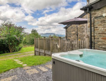 Buzzards View: Ruim vakantiehuis met hot tub en uitzicht in Conwy - thumbnail 1