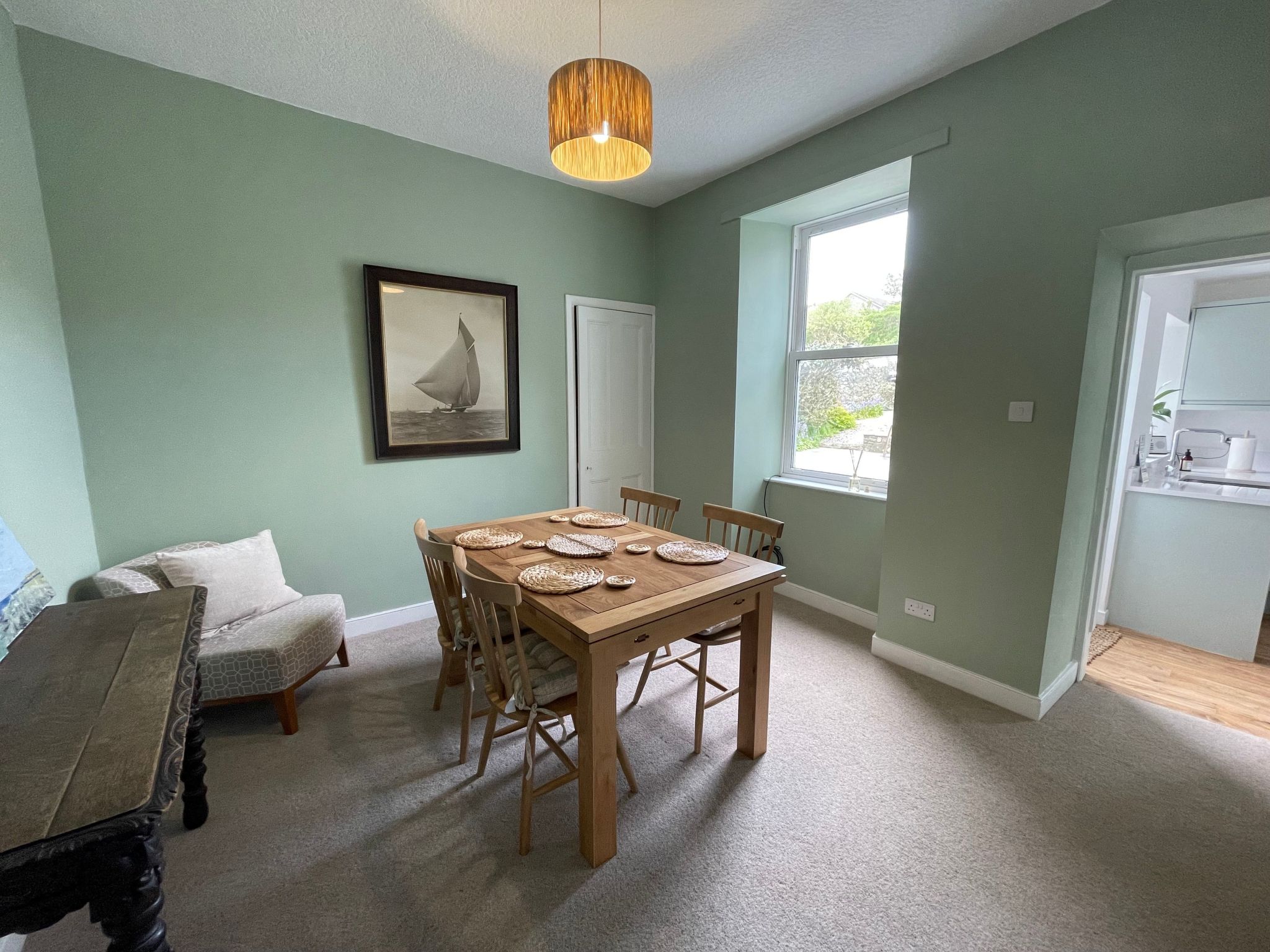 Rockpool Cottage-Binnen