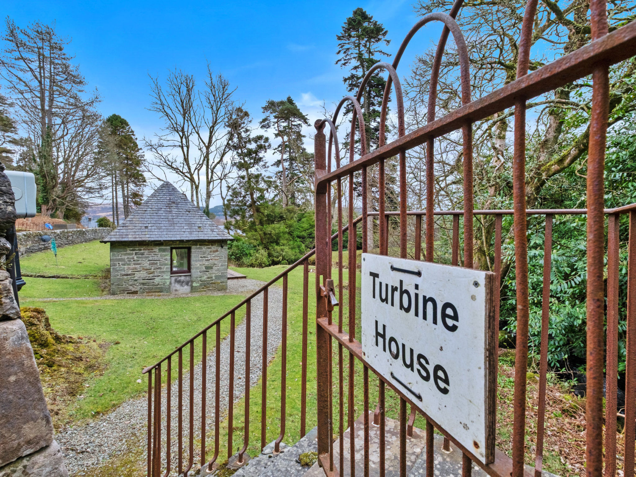 The Turbine House-Dehors