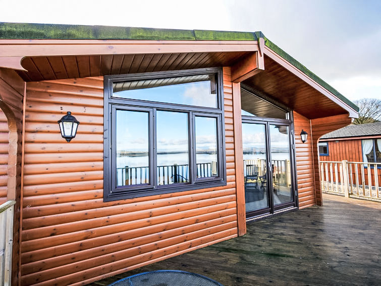5-persoons vrijstaand chalet aan het meer in Kinross in Kinross