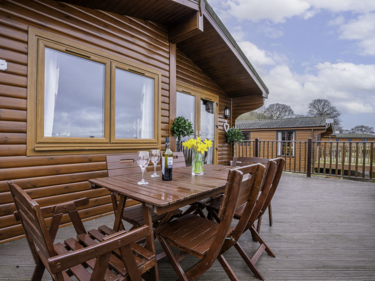 6-persoons vrijstaand chalet aan het meer in Kinross in Kinross