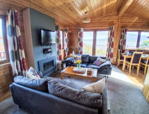 Vrijstaand chalet aan Loch Leven met uitzicht op de bergen - thumbnail 5