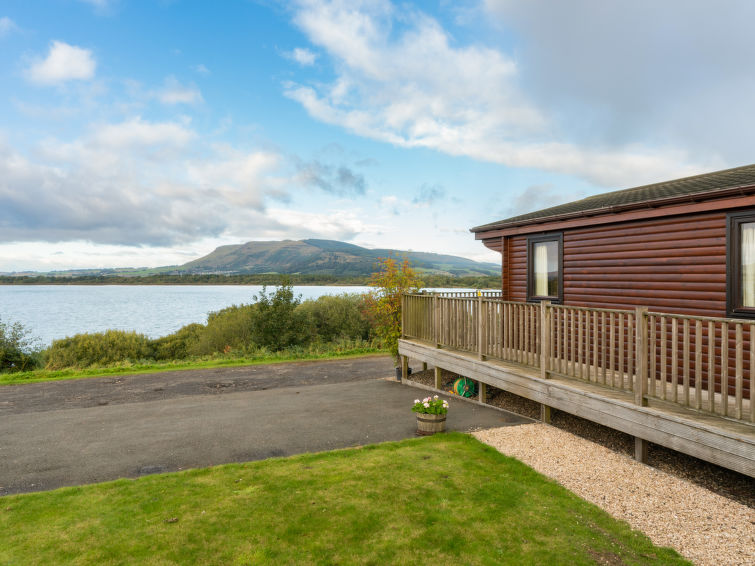 Aan het meer: Vrijstaand chalet Loch Side Lodge 8 in Kinross in Kinross