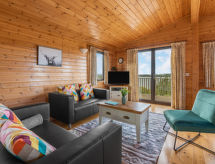 Vrijstaand chalet aan Loch Leven met uitzicht op de bergen - thumbnail 2