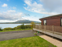 Vrijstaand chalet aan Loch Leven met uitzicht op de bergen - thumbnail 1