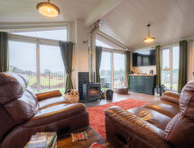 Dom Loch Leven Lodge 25 East