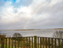 Vrijstaand chalet direct aan Loch Leven met uitzicht op de bergen - thumbnail 2