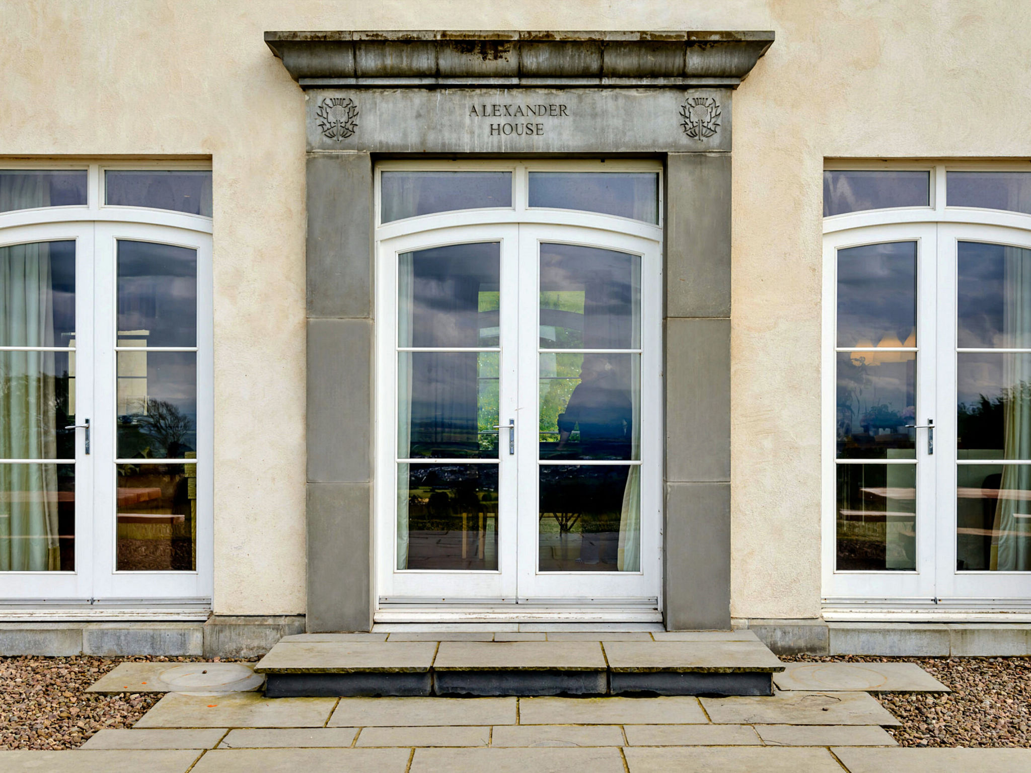 Alexander House - Buiten