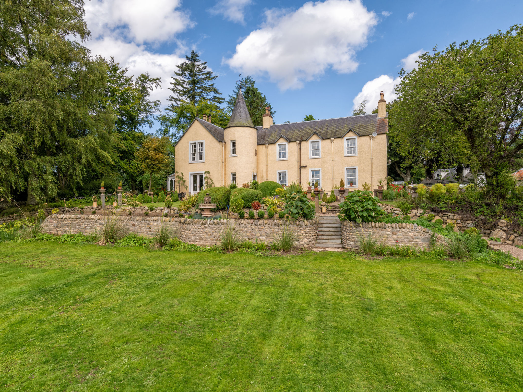Glenquiech House