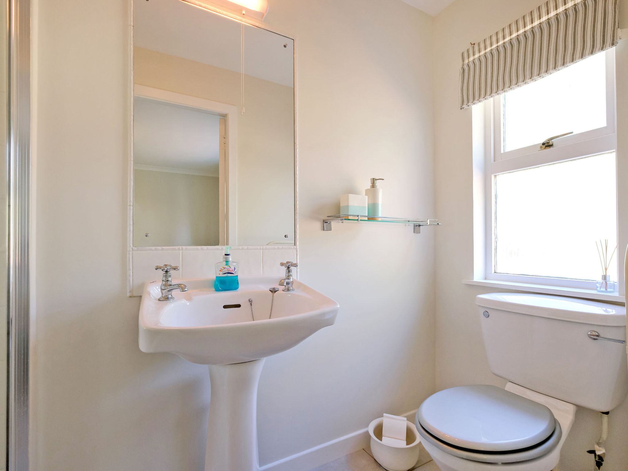 Corrennie School Cottage-Dedans