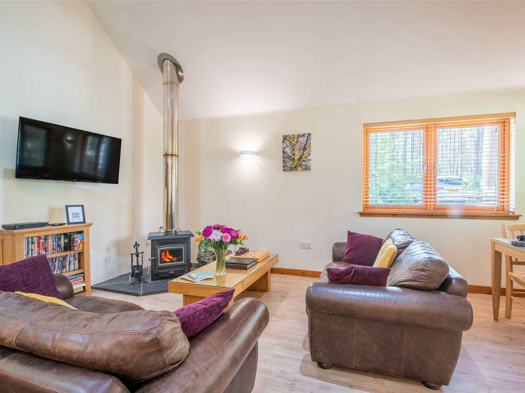 Pine Marten Lodge - Inside