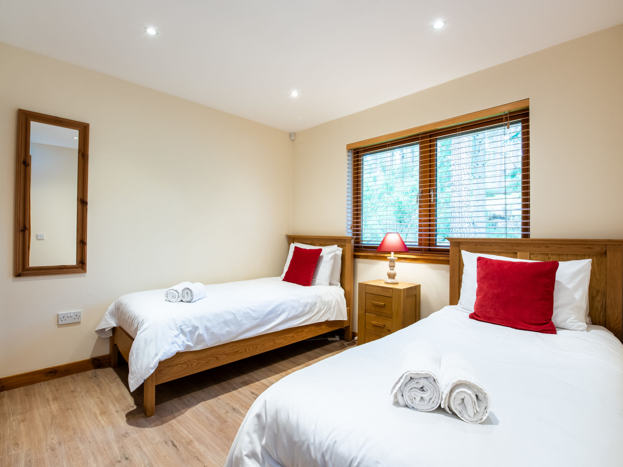 Red Squirrel Lodge - Inside