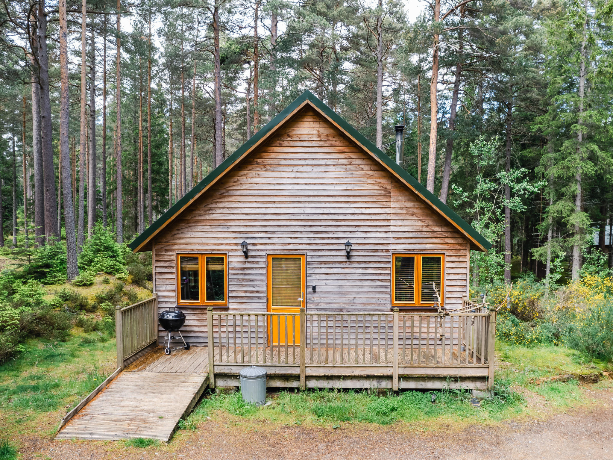Red Squirrel Lodge - Outside